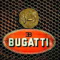 Bugatti отмечает 100-летие инновационного двигателя V8