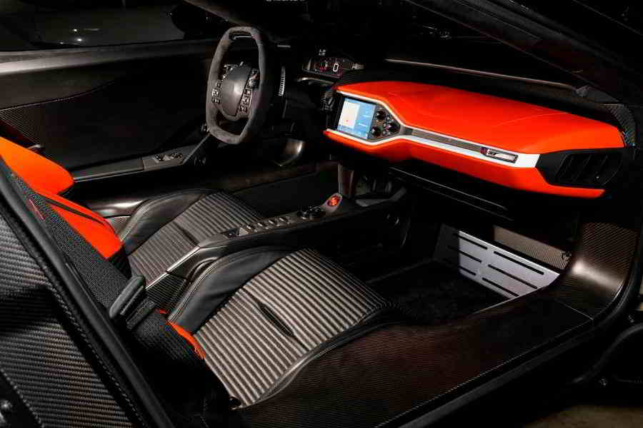 Ford GT интерьер