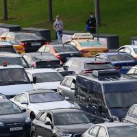 Европа усиливает запрет на автомобили и фургоны с двигателями внутреннего сгорания к 2035 году
